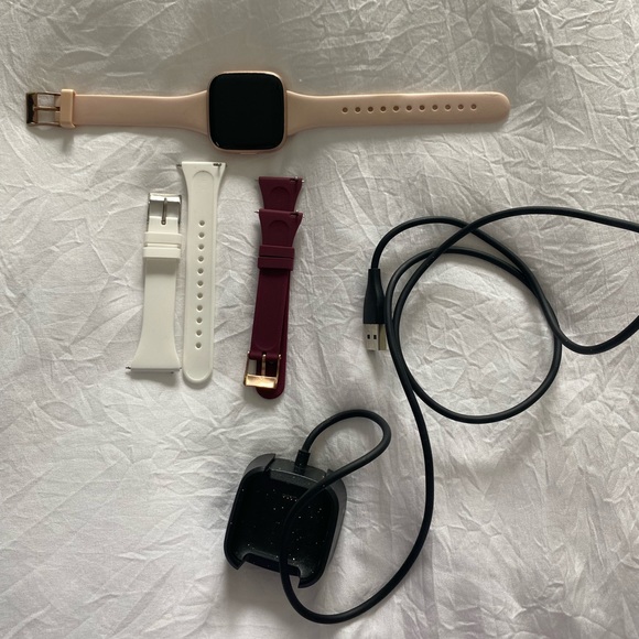 Rose Gold Fitbit Versa 2 - Picture 5 of 6